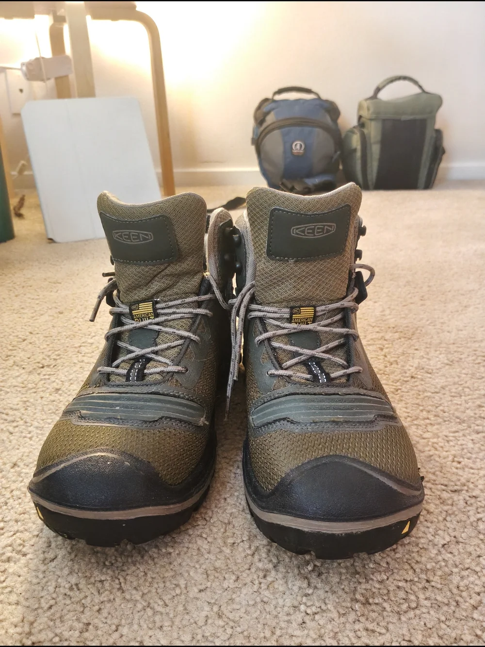 KEEN Men's Olive Green and Black Hiking Boots